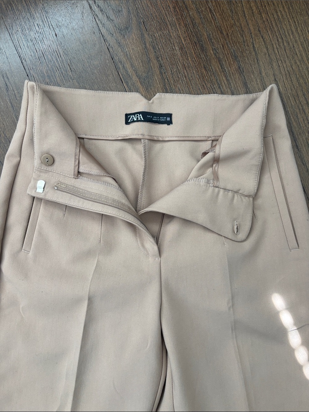 Zara Men’s Beige Pleated Dress Pants